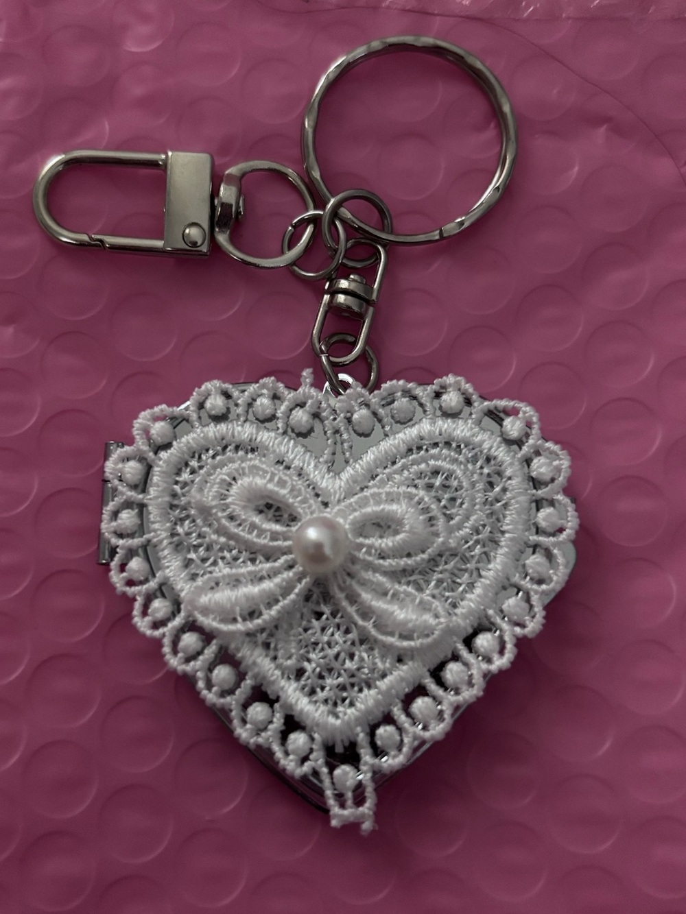 White Heart Lace Keychain Bag Charm Mirror Compact Stocking Stuffer NEW WRAPPED